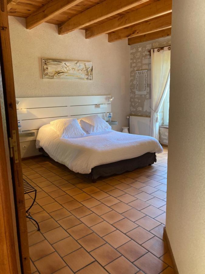 Logis Auberge De Crissay Eksteriør billede