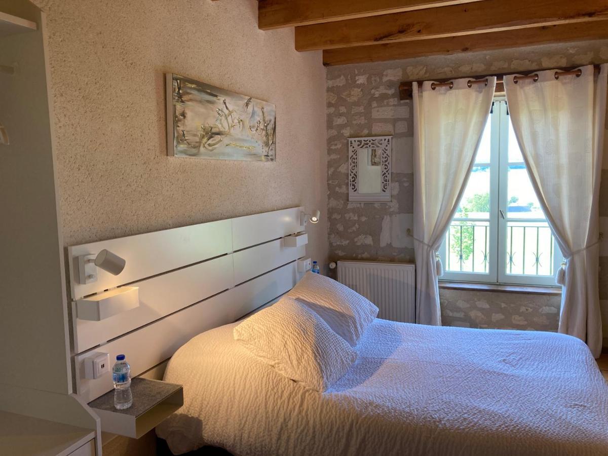 Logis Auberge De Crissay Eksteriør billede