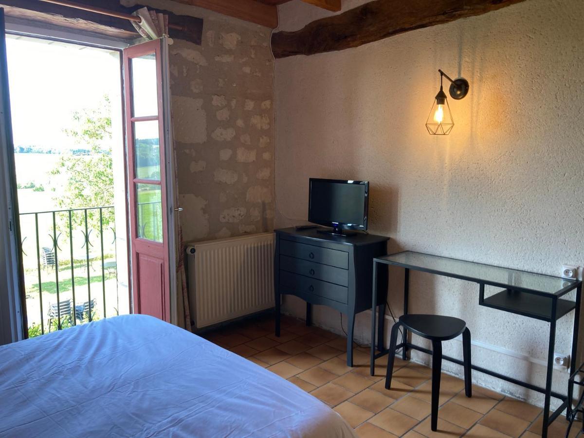 Logis Auberge De Crissay Eksteriør billede